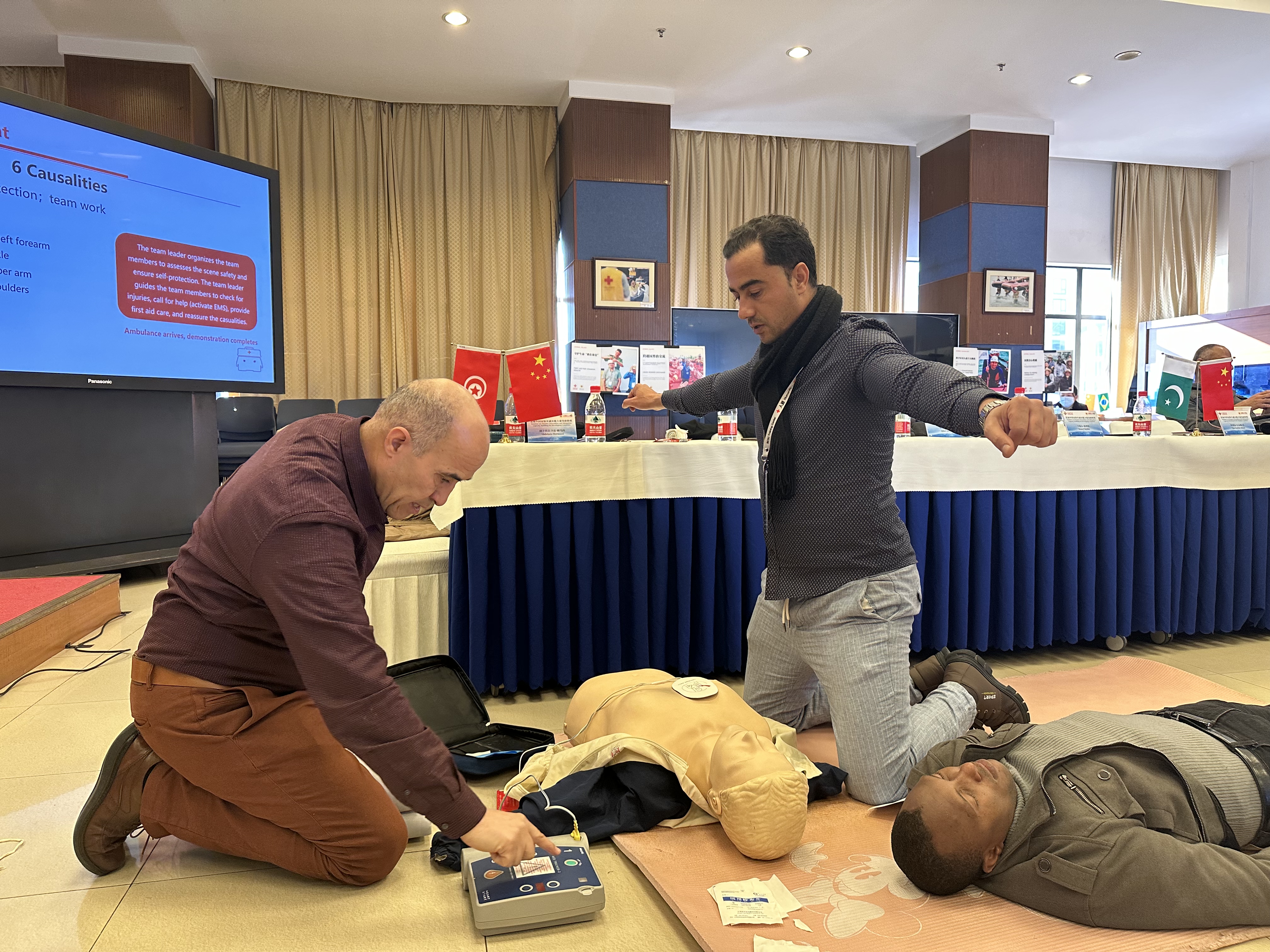 2 CPR+AED實(shí)操.jpg
